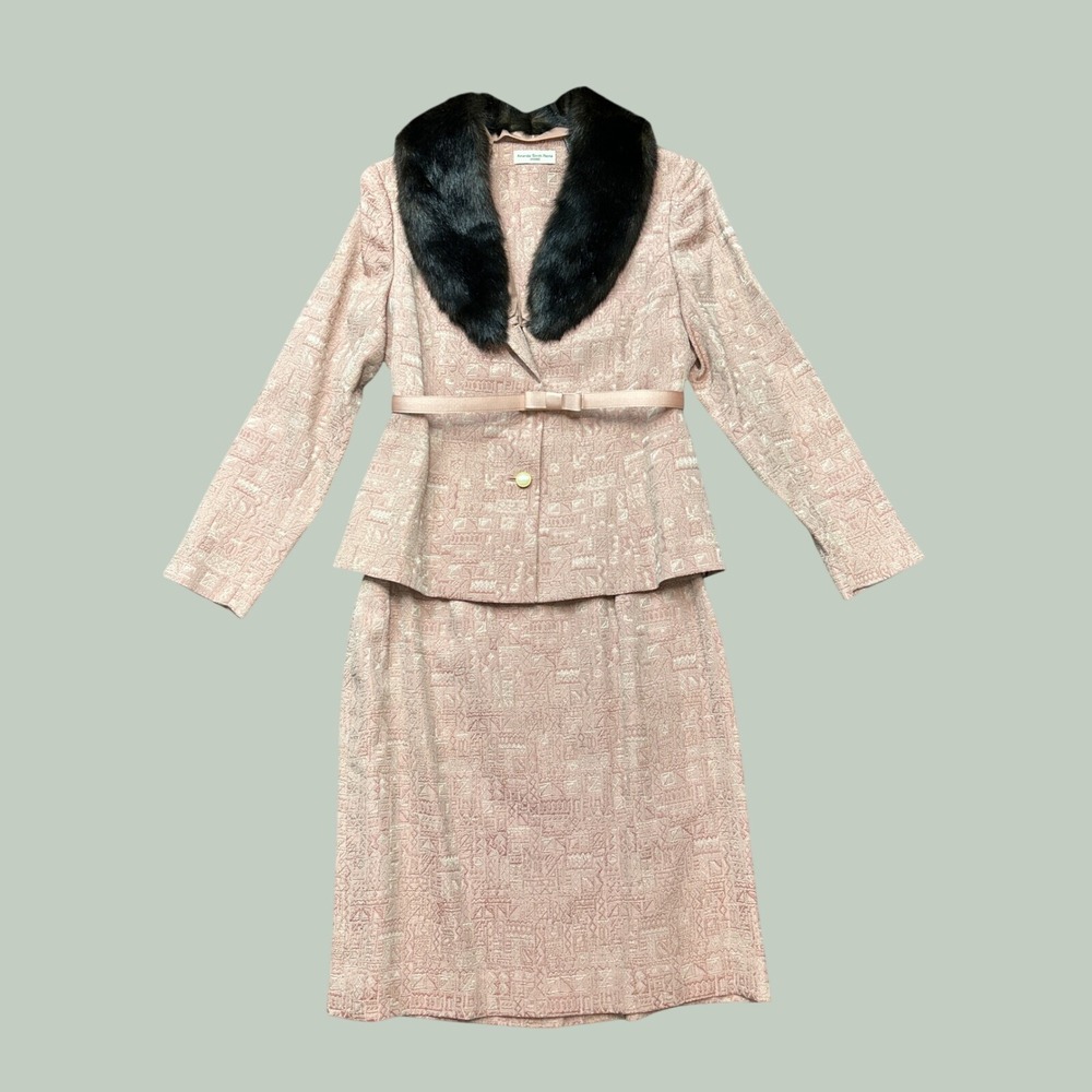 Amanda Smith Petite Skirt Suit Women 12P Pink Faux Fur Collar Metallic Vintage